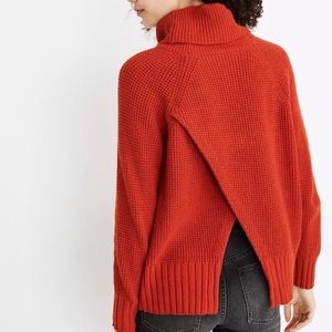 Madewell red cotton slit back turtleneck, small